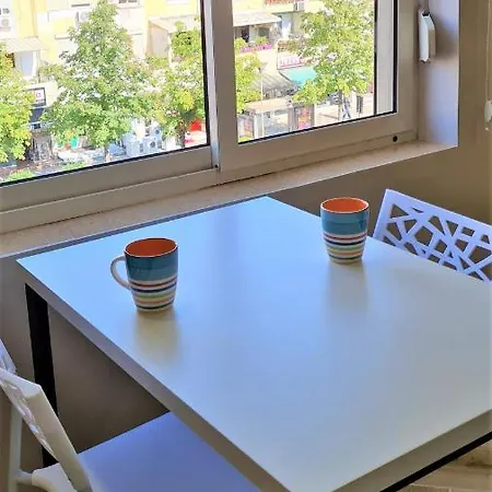 شقة 2v1 - 21 Dhjetori Sg تيرانا