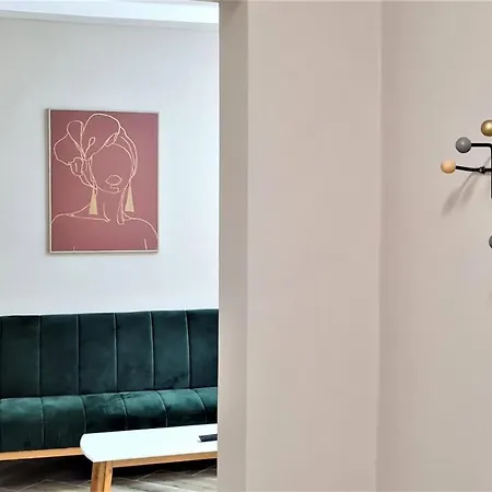 2v1 - 21 Dhjetori Sg شقة *