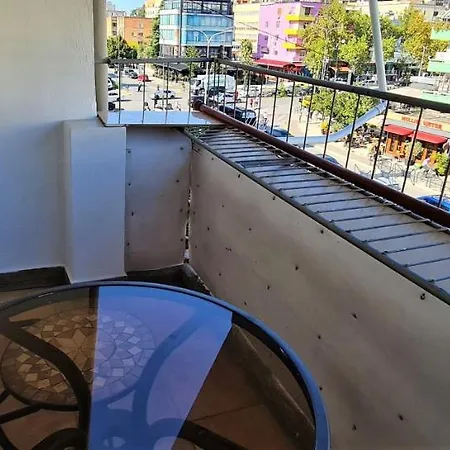 Διαμέρισμα 2v1 - 21 Dhjetori Sg Τίρανα