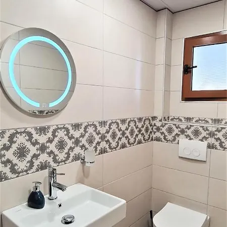 2v1 - 21 Dhjetori Sg Apartmán