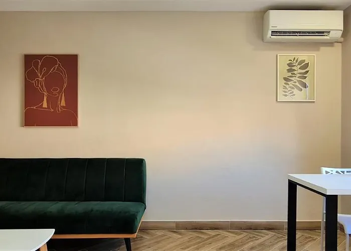 2v1 - 21 Dhjetori Sg Διαμέρισμα